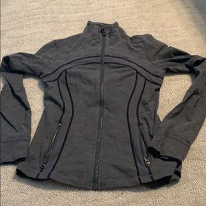❤️Women’s Lululemon zip up size 8❤️